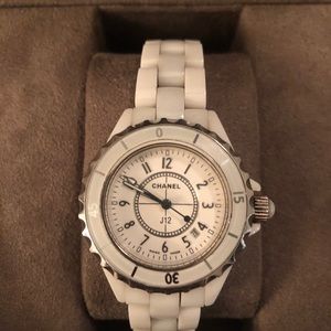 Chanel J12 Quartz Ladies Watch